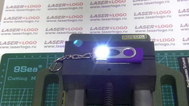 Лазерная гравировка на USB флешке, волоконник 30w смотреть онлайн
