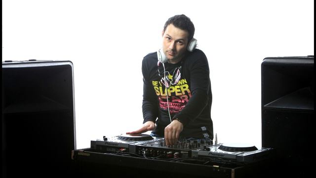 HOUSE & CLUB HOUSE DJ PATRICK (LIVE AT GINGER BAR&DINNER BANSKO PART 5) смотреть онлайн