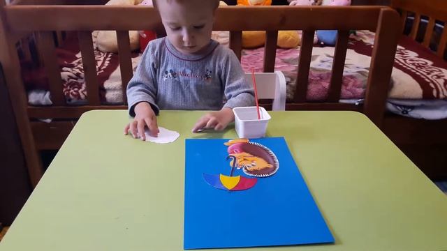 Учимся делать с Тимуром Аппликацию ЁЖИК ПОД ЗОНТИКОМ Осенние поделки из цветной бумаги Осень Ёжик смотреть онлайн