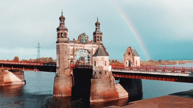 Queen Louise Bridge over the Neman River and Rainbow смотреть онлайн