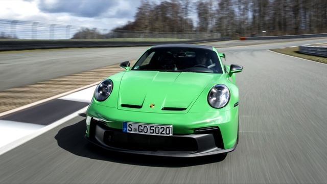 New PORSCHE 992 GT3 (2022) - FIRST LOOK & details (crazy spec PYTHON GREEN color) смотреть онлайн