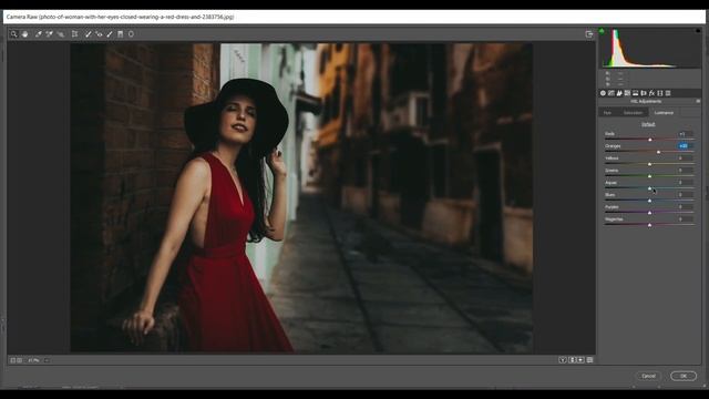 Photoshop Tutorial :  Cinematic Color Grading For Movie Look Effect - FREE PRESET