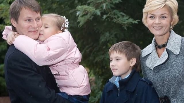 Грохнетесь узнав с кем живет Меньшова! Подробности удивляют смотреть онлайн
