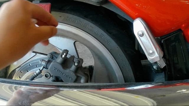 How to Replace Rear Brake Reservoir and Bleed Brake System on 2008 Suzuki Boulevard M109R смотреть онлайн