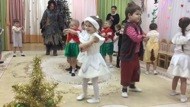 Танец в саду, новый год 2018 смотреть онлайн