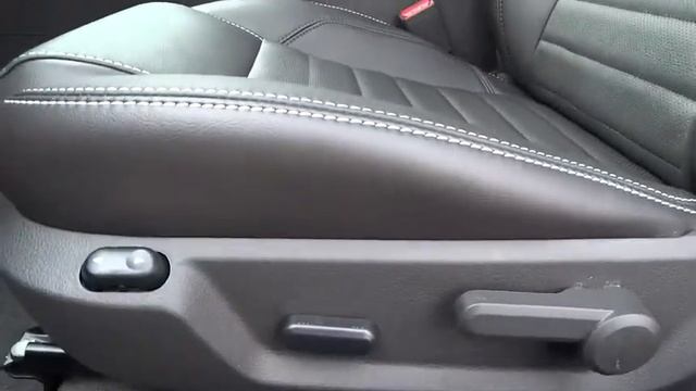 2014 Ford Mustang смотреть онлайн