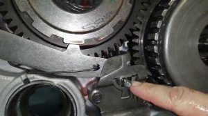 4F27E механизм блокировки в паркинг