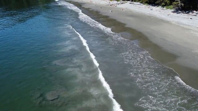 DJI drone flight over China Beach at Vancouver Island, BC - - just relax and enjoy. смотреть онлайн
