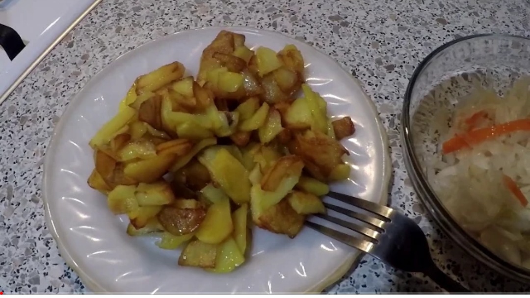 ЖАРЕНАЯ КАРТОШКА! КАРТОШКА ОСОБЫМ СПОСОБОМ. смотреть онлайн