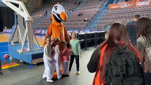 ?Новогодняя атмосфера перед матчем «Надежда»-УГМК, 18.12.2022 смотреть онлайн