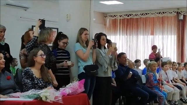 08.03.19. ПОЗДРАВЛЕНИЕ С 8 МАРТА. НАЧАЛЬНАЯ ШКОЛА. БЕРДСК смотреть онлайн