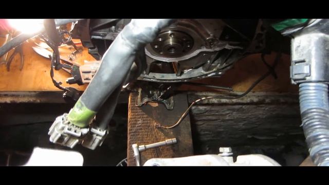 Nissan Cefiro A33 Часть 5.5.Снятие поддона двигателя,замена прокладок.КАК Я ВСТРЯЛ?! смотреть онлайн