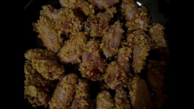Как пожарить куриные крылья в панировке из хлопьев смотреть онлайн