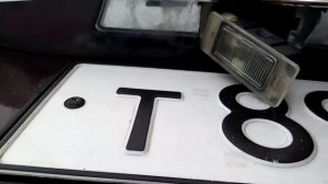 Замена лампочки в подсветке номера Приора универсал, хачбек и прочее.