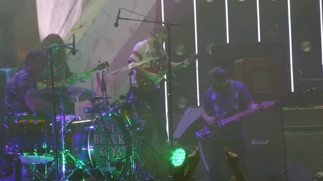 "Lo/Hi & Go & She's Long Gone" The Black Keys@Wells Fargo Center Philadelphia 10/14/19 смотреть онлайн