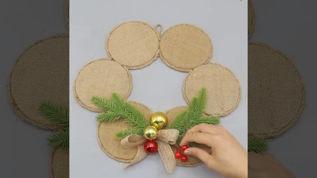 10 Diy Christmas decoration ideas with PLASTIC BOX LIDS and Jute ❄️❄️ смотреть онлайн