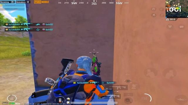 IPAD 8 PUBG MOBILE TEST?SMOOTH+EXTREME | SOLO Vs SQUAD ? 4 FINGERS + FULL GYRO | PUBG MOBILE