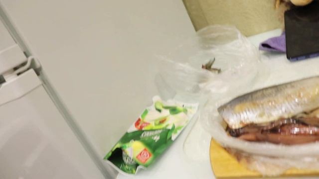 ШОК! ЧЕРВИ В СЕЛЕДКЕ! КИШАТ ПАРАЗИТЫ В ПОКУПНОЙ РЫБЕ! РЫБУ БОЛЬШЕ НЕ ЕМ! смотреть онлайн