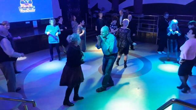 В Омутах-Глазах Я Своё Сердце Утопил! смотреть онлайн