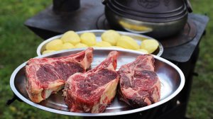 Картофель с мясом по-грузински в афганском казане.