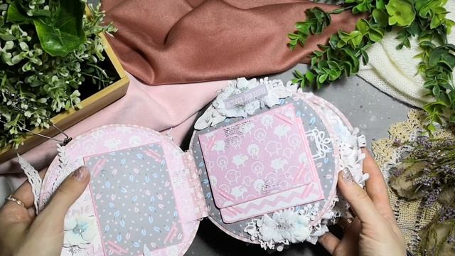 Альбом для девочки на первый годик. Обзор. Скрапбукинг.м для девочки на первый годик. Обзор. Скрапбу смотреть онлайн