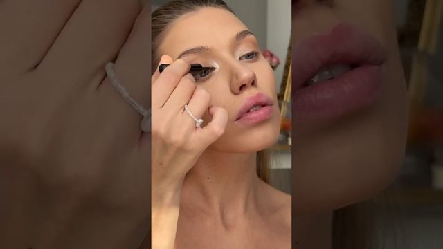 Макияж , как у Анджелины Джоли? как вам? смотреть онлайн