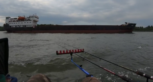 РЫБАЛКА ФИДЕРОМ НА ДОНУ. ПОГОДА НЕ ИСПОРТИТ РЫБАЛКУ. АКСАЙСКИЕ ПЛИТЫ. ЛОВЛЯ БЕЛОЙ РЫБЫ.