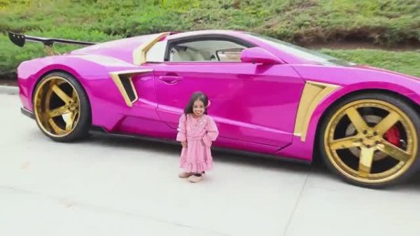 Stokes Twins (на русском), Мы провели 24 часа с самой короткой женщиной в мире!!