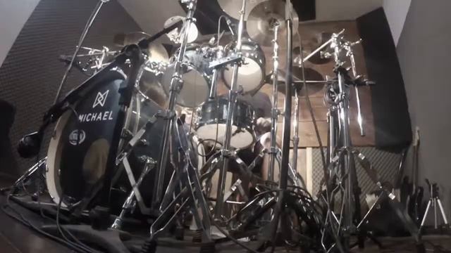 Drums, fifteen cameras and action! смотреть онлайн