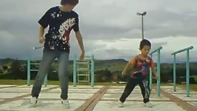 Классный танец мальчика смотреть онлайн