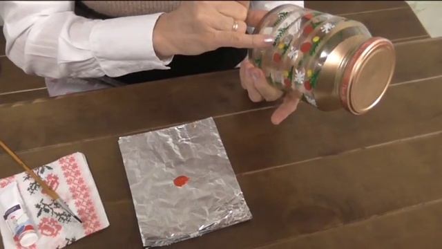 Новогодние поделки своими руками из шишек. Роспись стекла акриловыми красками. смотреть онлайн