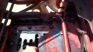 ВЫБИВАЕТ ПЕРЕДАЧИ НА НЕЙТРАЛЬНУЮ НА Т 25  часть1