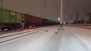 ВЛ10У-1020 С грузовым составом и приветливой бригадой