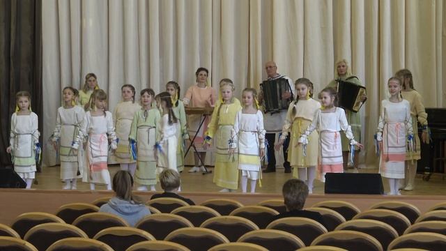 Вясновы спеу. 115 школа. Ансамбль "Вянок" 18.04.2023 смотреть онлайн