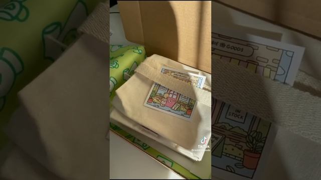 Satisfying packing orders ✨ ASMR style ✨ TikTok compilation #4 #asmr #packingorders #smallbusiness смотреть онлайн