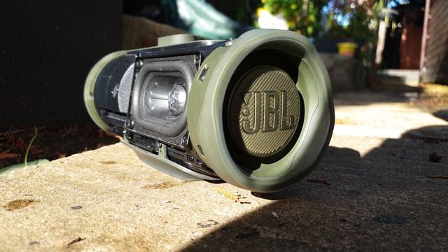 JBL Charge 4 HZ FREQUENCY Bass Test смотреть онлайн