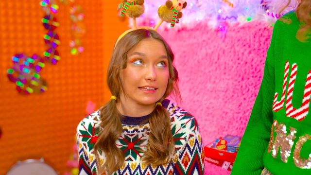 ЭНДЖЕЛА НЕНАВИДИТ РОЖДЕСТВО!? ВСЕ ПОДАРКИ УЖЕ ГОТОВЫ, ЧТО МОЖЕТ ПОЙТИ НЕ ТАК? смотреть онлайн