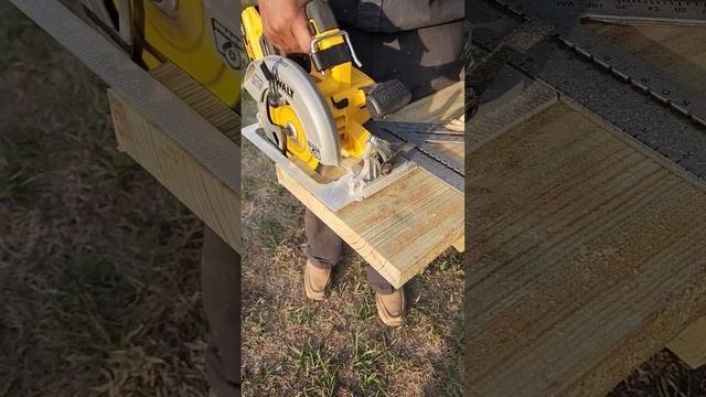 Dewalt 20Volt Brushless 7_1/4 Circular Saw