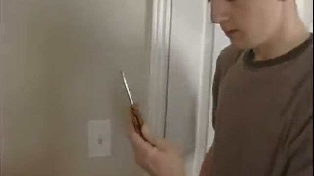 How to Remove the Light Switch Plate Cover смотреть онлайн