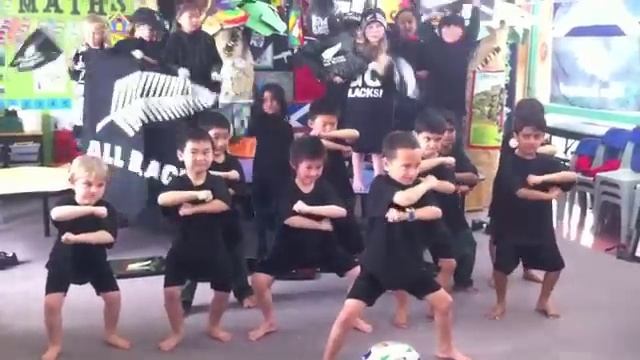 Rugby Haka - All Blacks New Zealand - Kiwi Kids смотреть онлайн