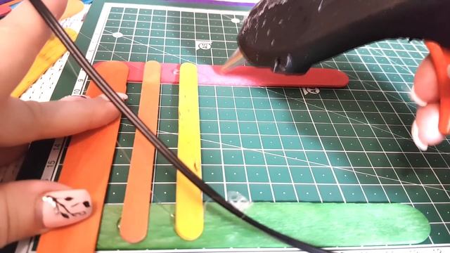 Как сделать КРОВАТЬ МАНЕЖ для кукол Монстер Хай и Барби и их питомцев DIY для кукол проверка товаро смотреть онлайн