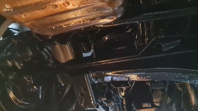 Toyota Land Cruiser 300 сразу на антикор смотреть онлайн