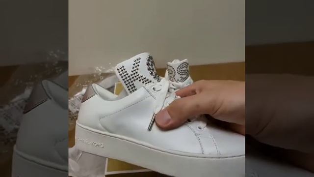 Белые кеды Майкл Корс: распаковка из США №114 | Shopoglot смотреть онлайн
