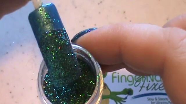 Glitter on CND Vinylux смотреть онлайн