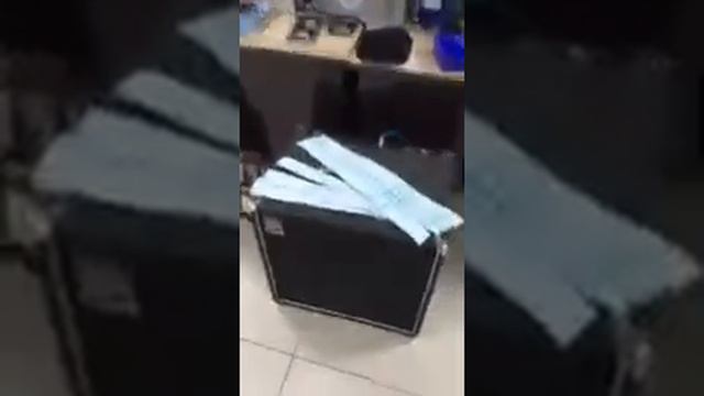 Первая точка где есть наклейки смотреть онлайн