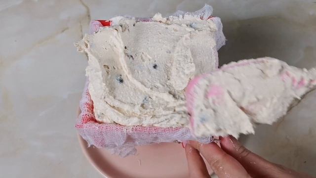 Творожная пасха с вареной сгущёнкой, изюмом и орехами смотреть онлайн