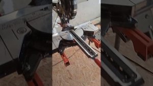 обзор на торцовачную пилу  Ресанта ТП- 255 ПЛ