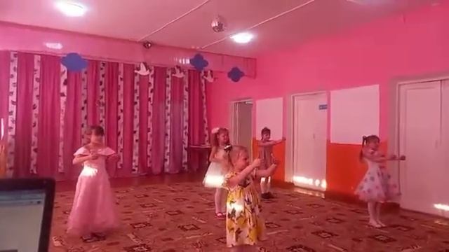 День матери. Танец Куклы смотреть онлайн