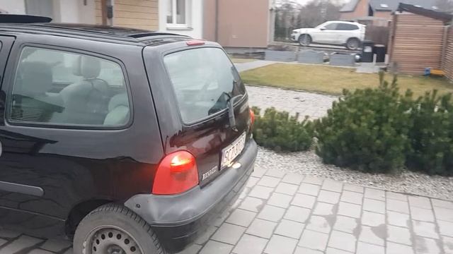 The first step of renewing my Renault twingo 1 is completed смотреть онлайн