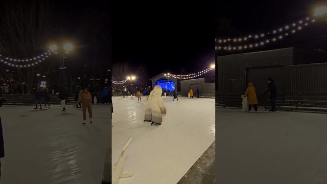 Каток в "Новой Голландии" Санкт-Петербург. The skating rink in the "New Holland" St. Petersburg. смотреть онлайн